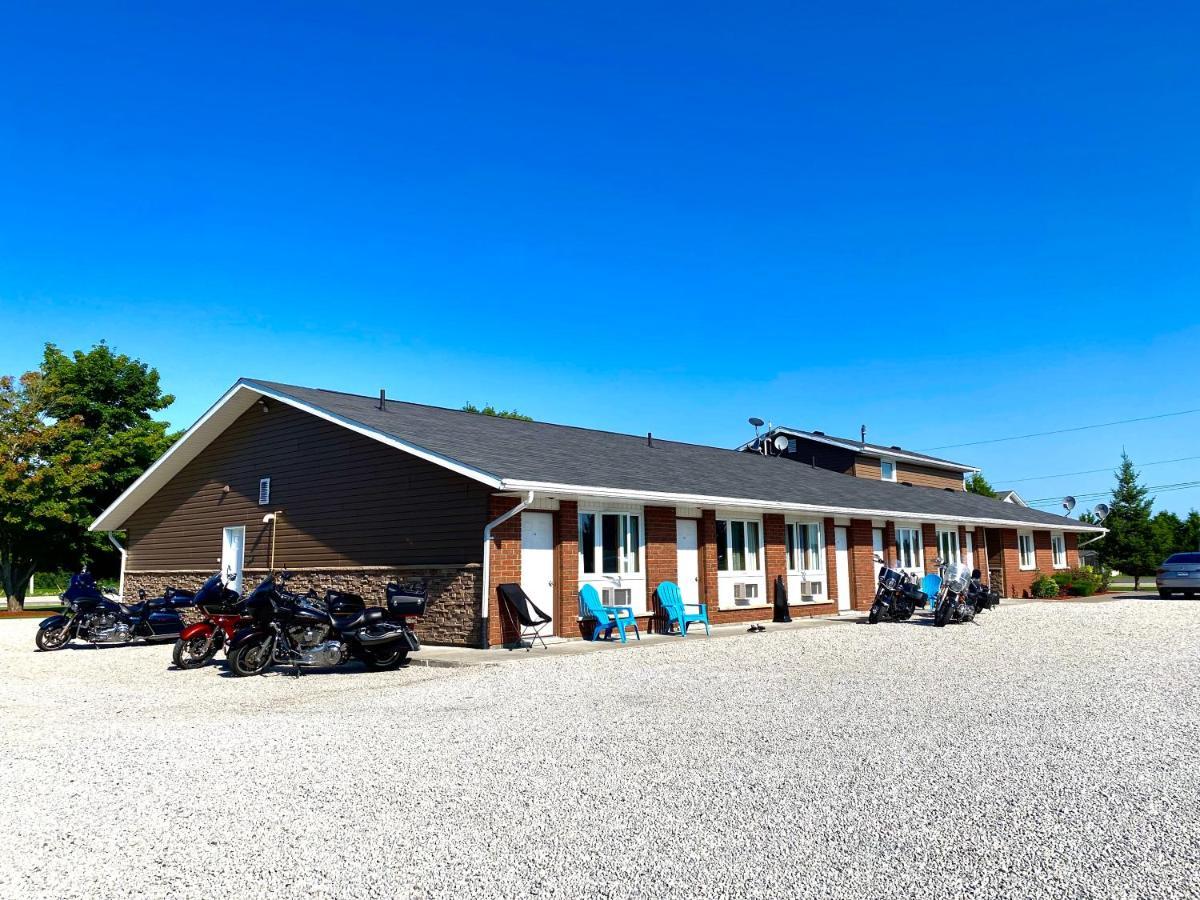Manitoulin Inn Mindemoya Eksteriør billede